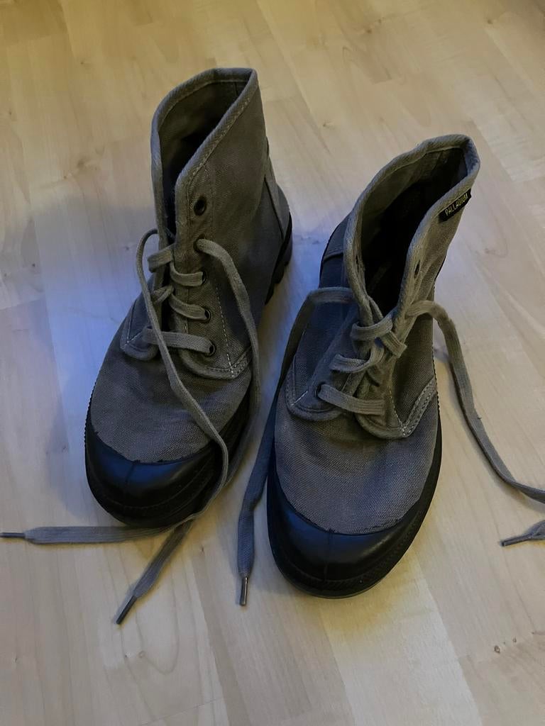 Palladiums vintage antracietgrijs maat 39, Kleding | Dames, Schoenen, Ophalen of Verzenden, Gedragen, Grijs, Sneakers of Gympen