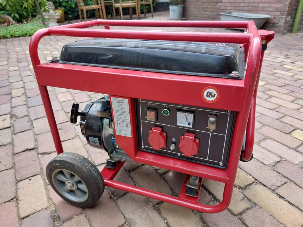 Aggregaat 3300, Ophalen of Verzenden, Zo goed als nieuw, Minder dan 5 kVA, Benzine