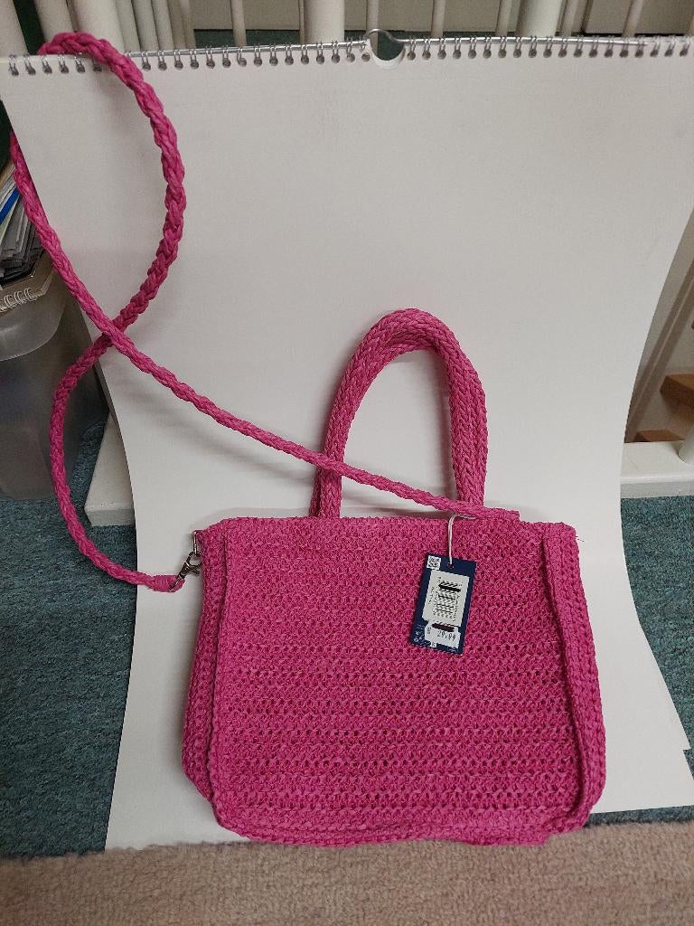 Zomerse fuchsia tas Sarlini, Sieraden, Tassen en Uiterlijk, Tassen | Damestassen, Ophalen of Verzenden, Nieuw, Roze, Schoudertasje