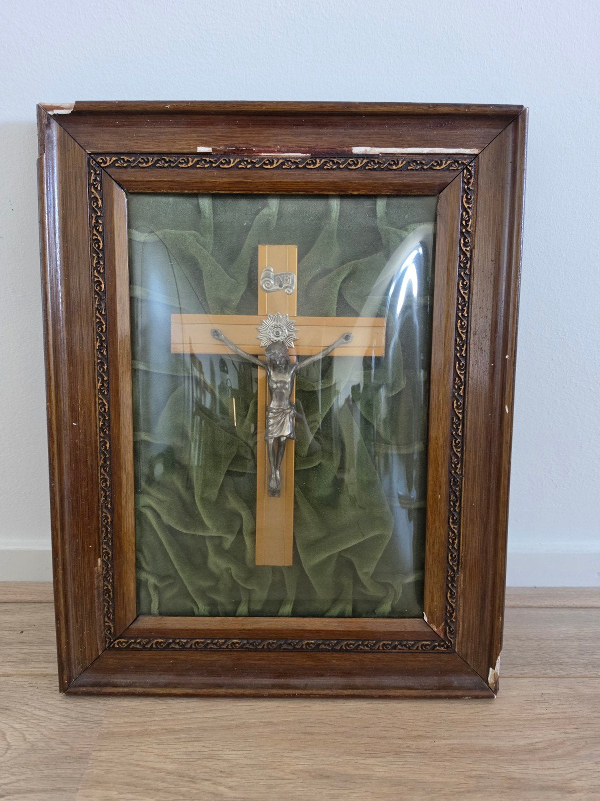 Diorama van Jezus Christus achter bolglas antiek, Ophalen of Verzenden