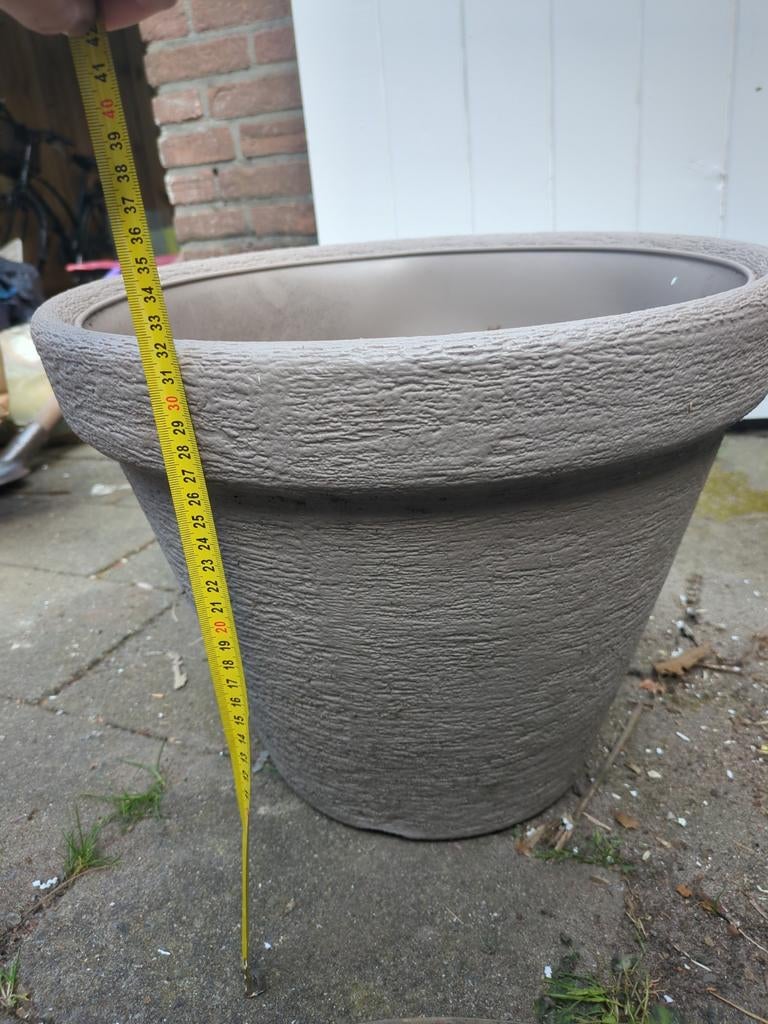 Grote kunststof bloempot, grijs, 32 cm hoog, Ophalen, Kunststof, Gebruikt, Minder dan 60 cm