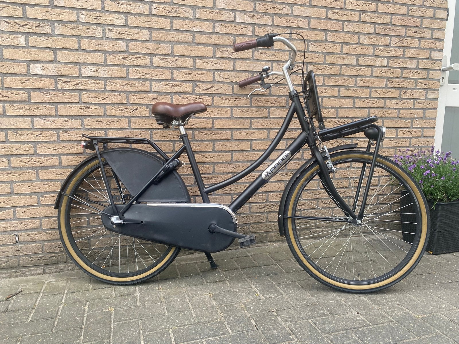 Meisjesfiets 26 inch voor 10-11 jaar, met voordrager, Terugtraprem, Ophalen of Verzenden, Handrem, Gebruikt