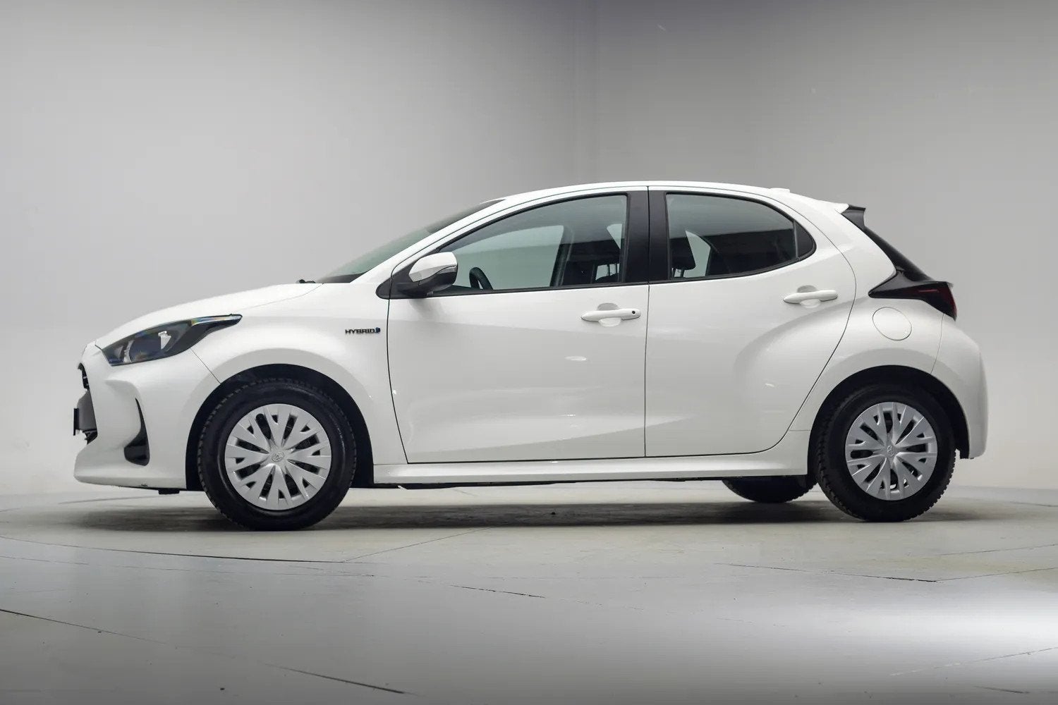 Toyota Yaris 1.5 Hybrid Active Aut. [ Navi Apple/Android Cam, Auto's, Automaat, Gebruikt, 450 kg, Bedrijf