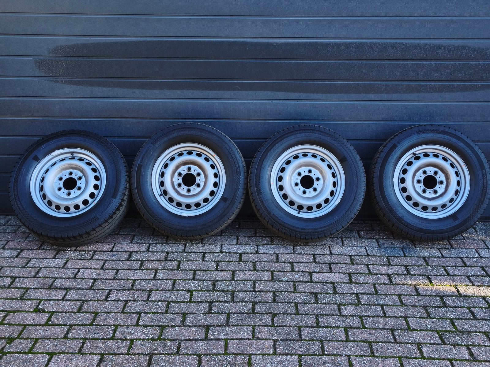 MB SPRINTER/ VW Crafter 235/65/R16 VELGEN MET BANDEN 4SEASON, Ophalen, Bestelwagen, 16 inch, Banden en Velgen