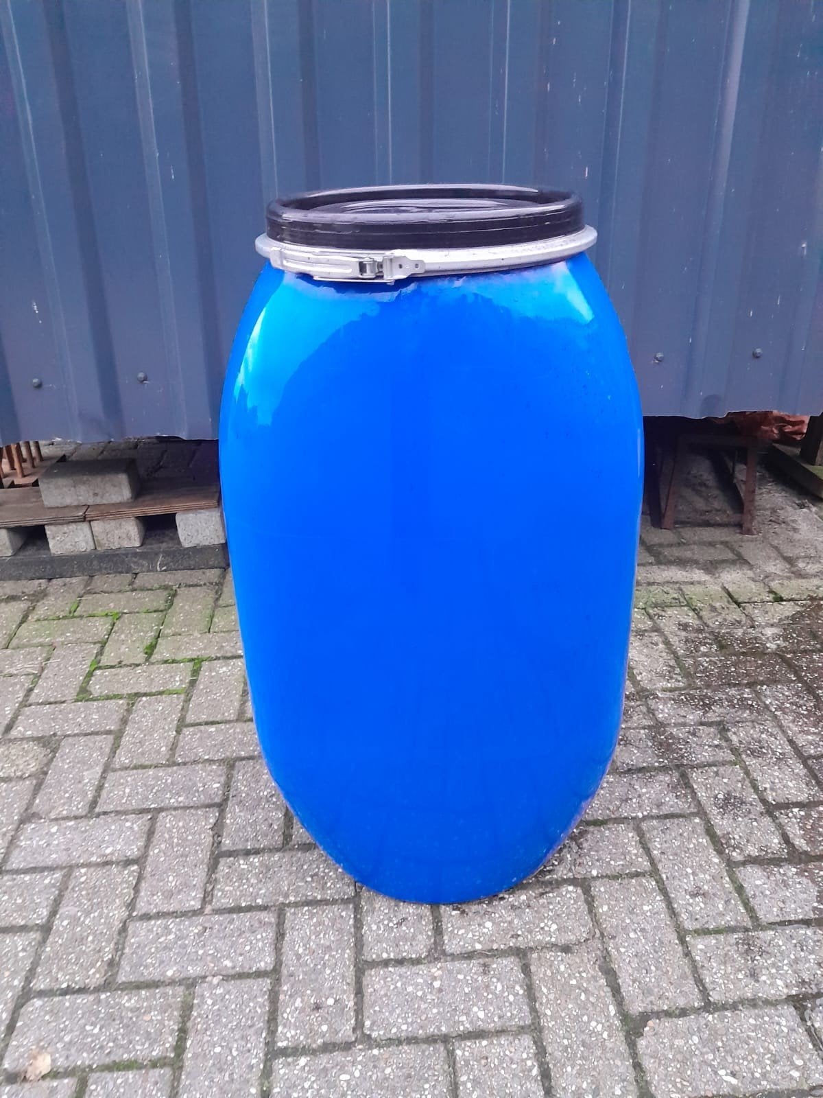 Blauwe tonnen, Tuin en Terras, 75 tot 150 liter, Ophalen, Zo goed als nieuw, Kunststof