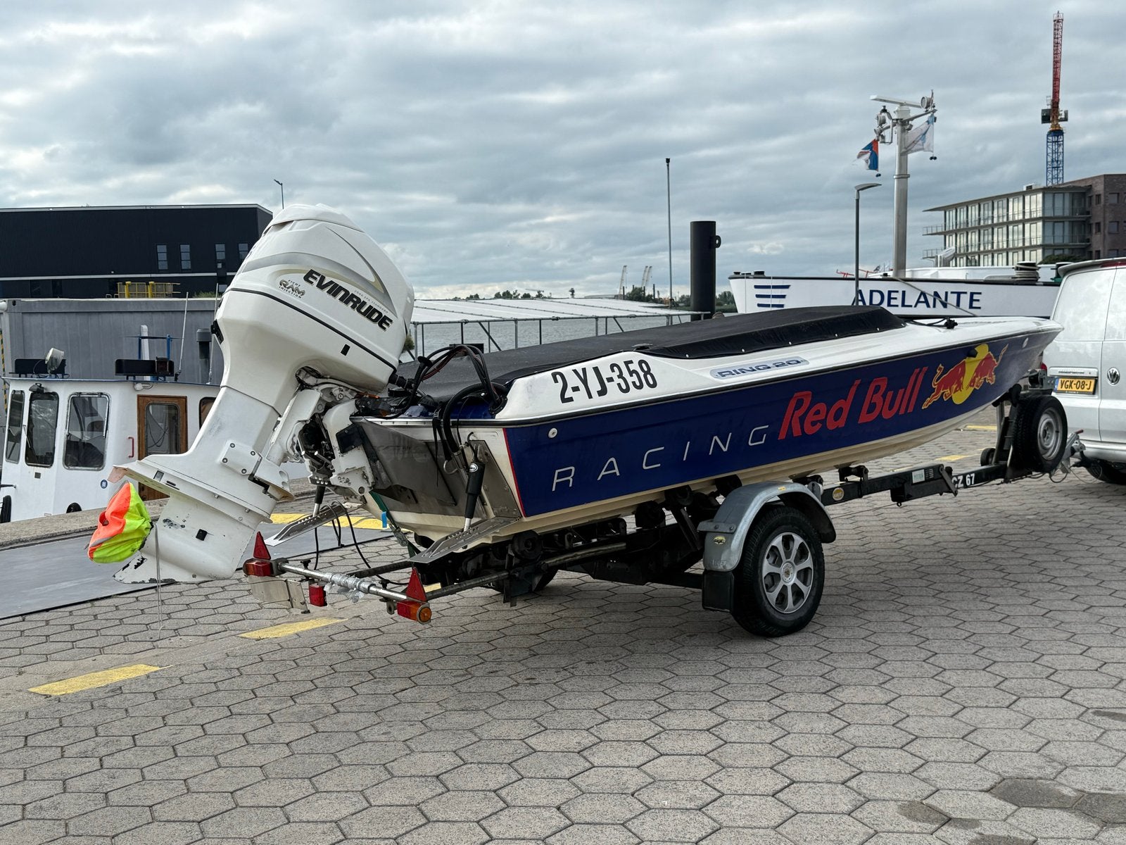 Ring 20 Red Bull Racing Speedboot met Evinrude 225pk, Watersport en Boten, Ophalen, Overige merken, Zo goed als nieuw, 200 pk of meer