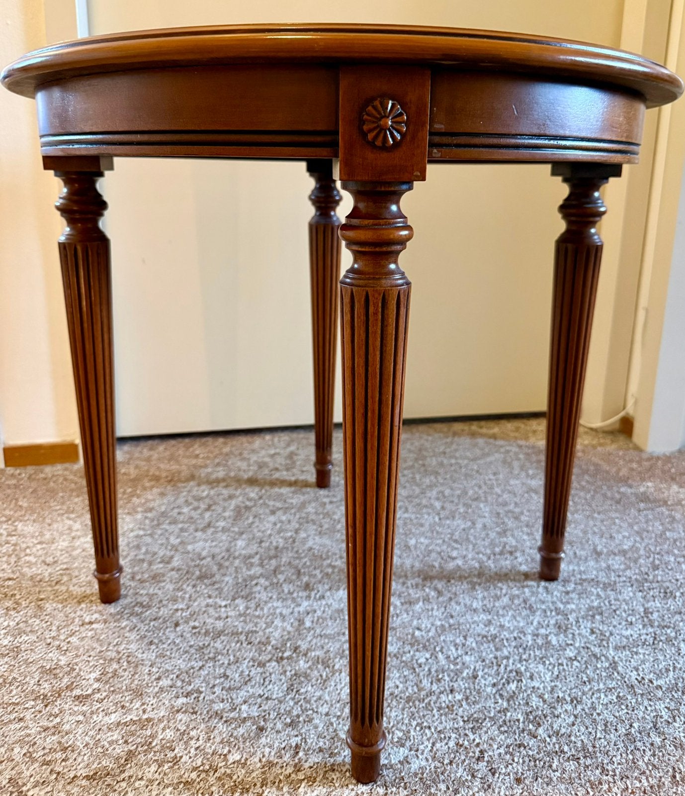 Ronde Louis XVI-stijl bijzettafel – klassiek houten tafeltje, Antiek en Kunst, Antiek | Meubels | Tafels, Ophalen