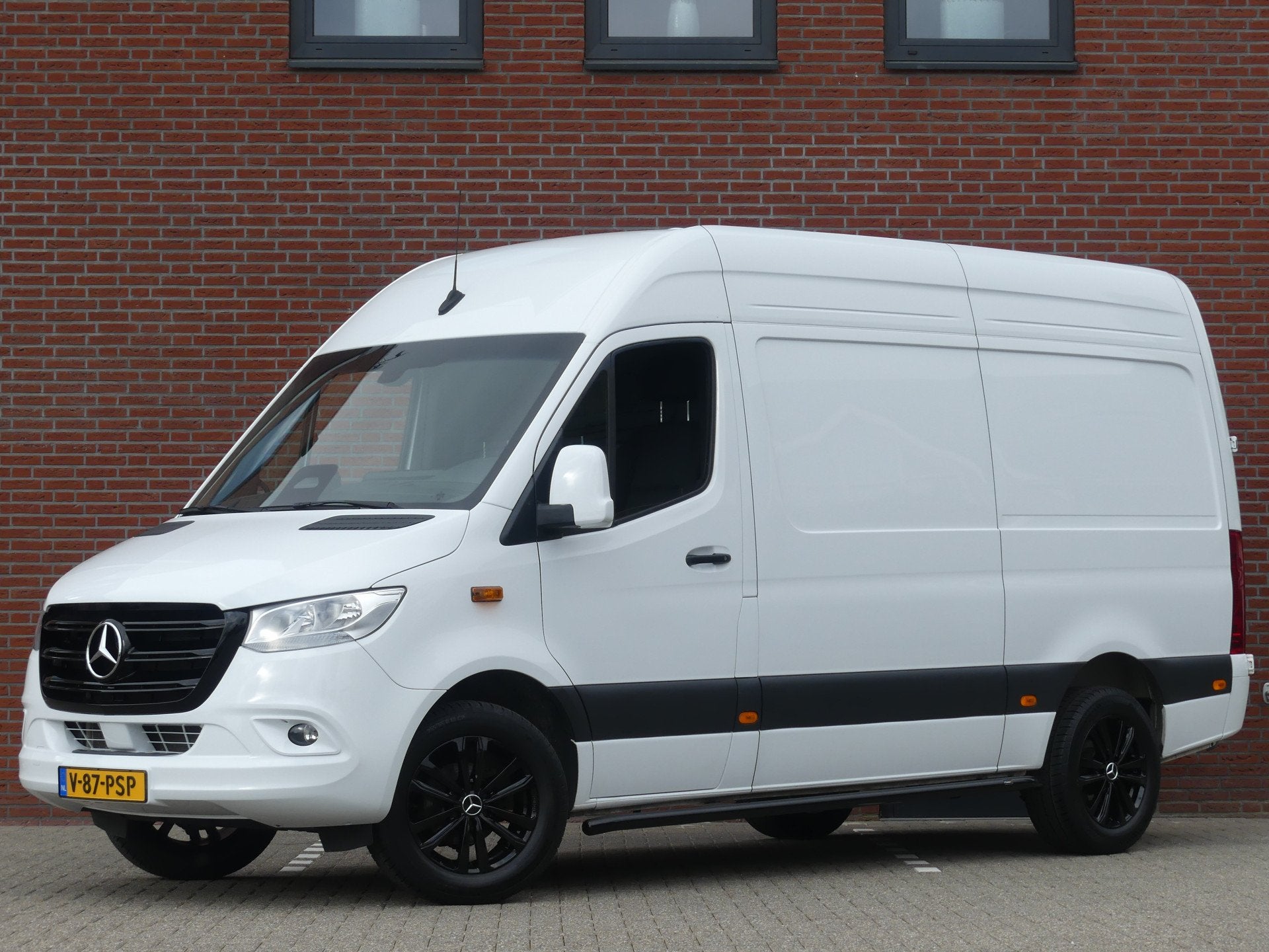 Mercedes-Benz Sprinter 317 CDI L2H2 Navigatie/Camera/Nieuw m, Automaat, Dealer onderhouden, Achterwielaandrijving, Gebruikt