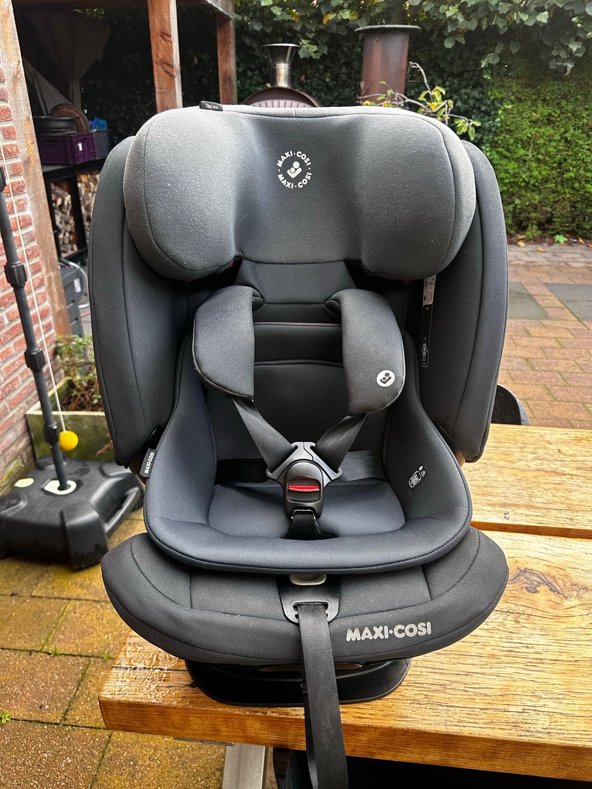 Maxi-Cosi Titan Pro autostoel 9 maanden tot 12 jaar, Ophalen, Autogordel of Isofix, Verstelbare rugleuning, Zo goed als nieuw