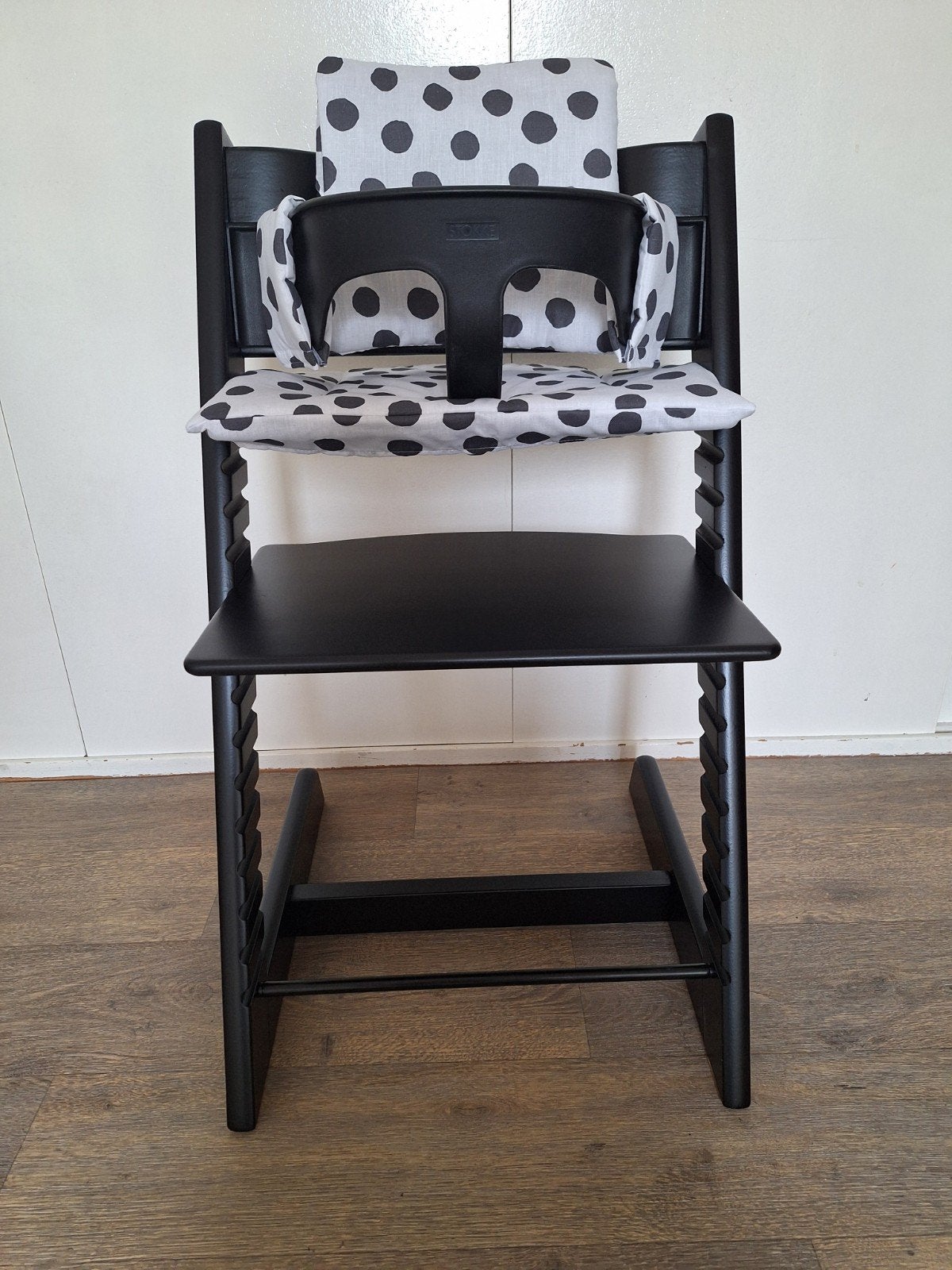 Stokke tripp trapp stoel met babyset en kussenset., Kinderen en Baby's, Ophalen, Zo goed als nieuw, Meegroeistoel, Aanschuifbaar