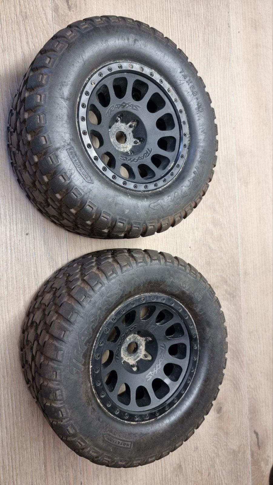 Originele Traxxas XRT banden + velgen  – niet belte, Ophalen of Verzenden, Gebruikt, Overige schalen, Auto offroad