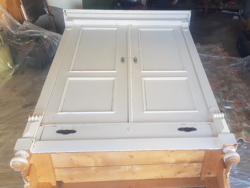 Oude witte houten kast – klassiek & sfeervol, Huis en Inrichting, Ophalen, Gebruikt