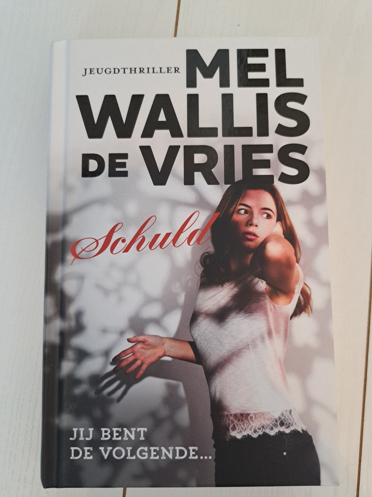 Schuld - Mel Wallis de Vries (Jeugdthriller), Ophalen of Verzenden, Zo goed als nieuw, Mel Wallis de Vries, Nederland