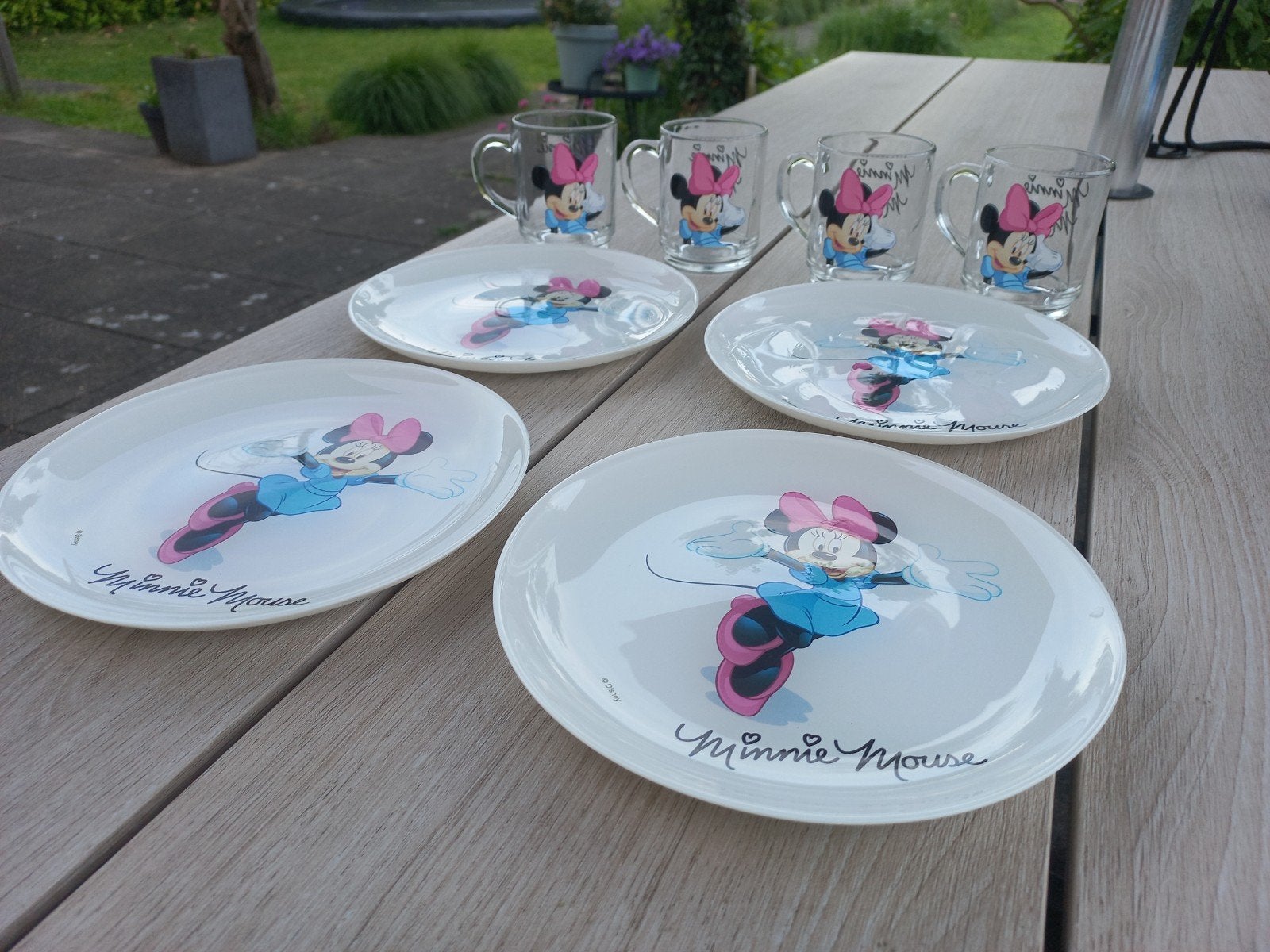 Minnie Mouse servies: 4 glazen en 4 borden, Ophalen, Glas of Glazen, Gebruikt, Glas