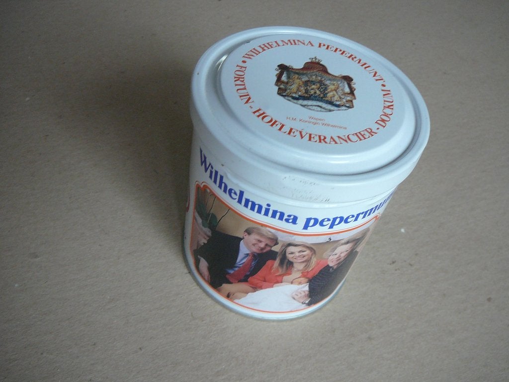 blikje Wilhelmina pepermunt met Beatrix, W-A, Maxima, Amalia, Verzamelen, Ophalen of Verzenden, Gebruikt, Overige