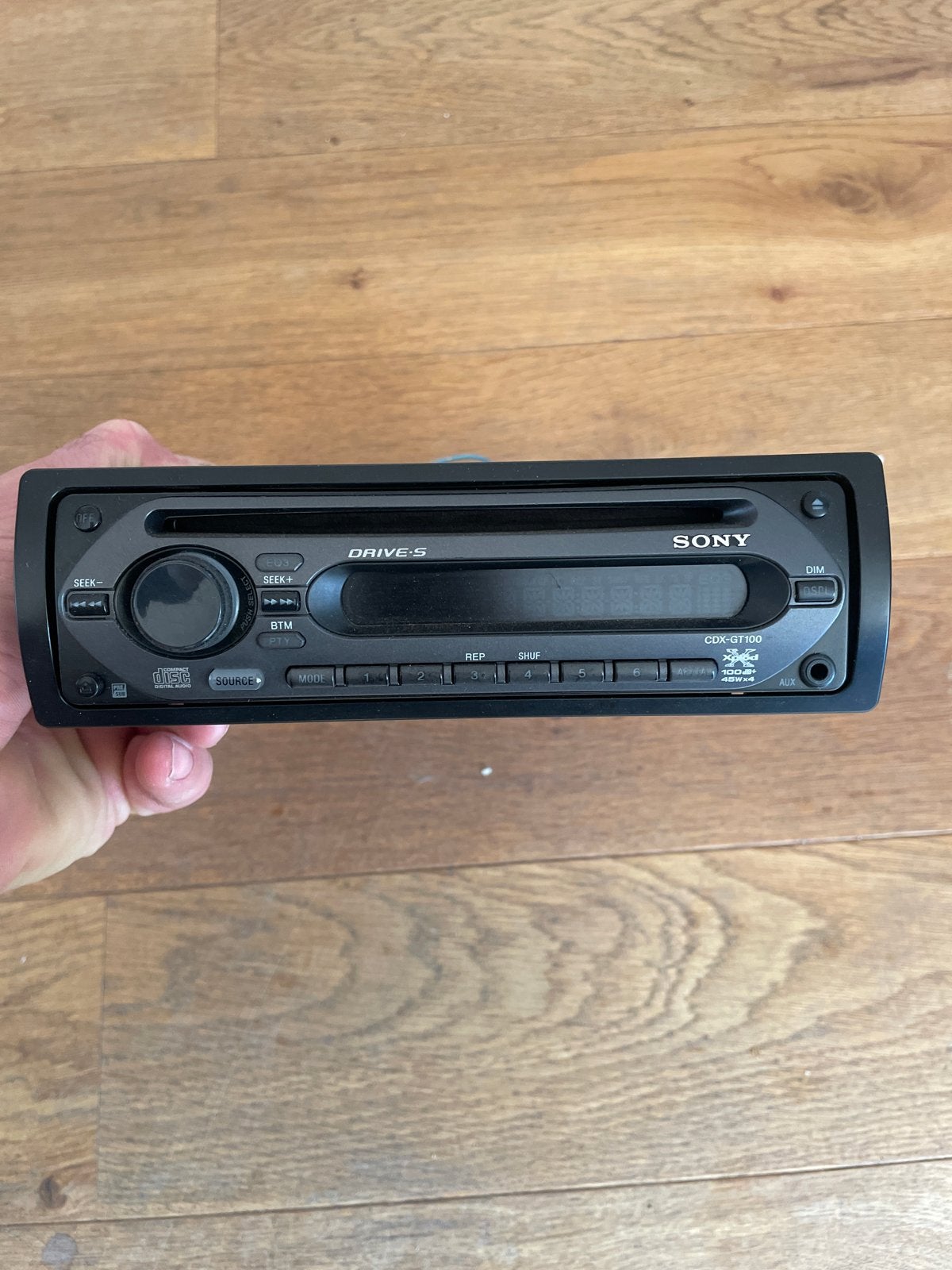 Sony CDX-GT100 Autoradio met CD-speler, Auto diversen, Ophalen of Verzenden, Gebruikt