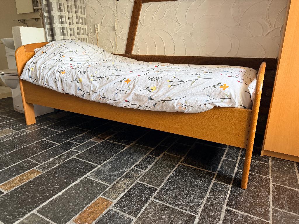 Seniorenbed, Huis en Inrichting, Slaapkamer | Bedden, Ophalen, Eenpersoons, Bruin, 200 cm