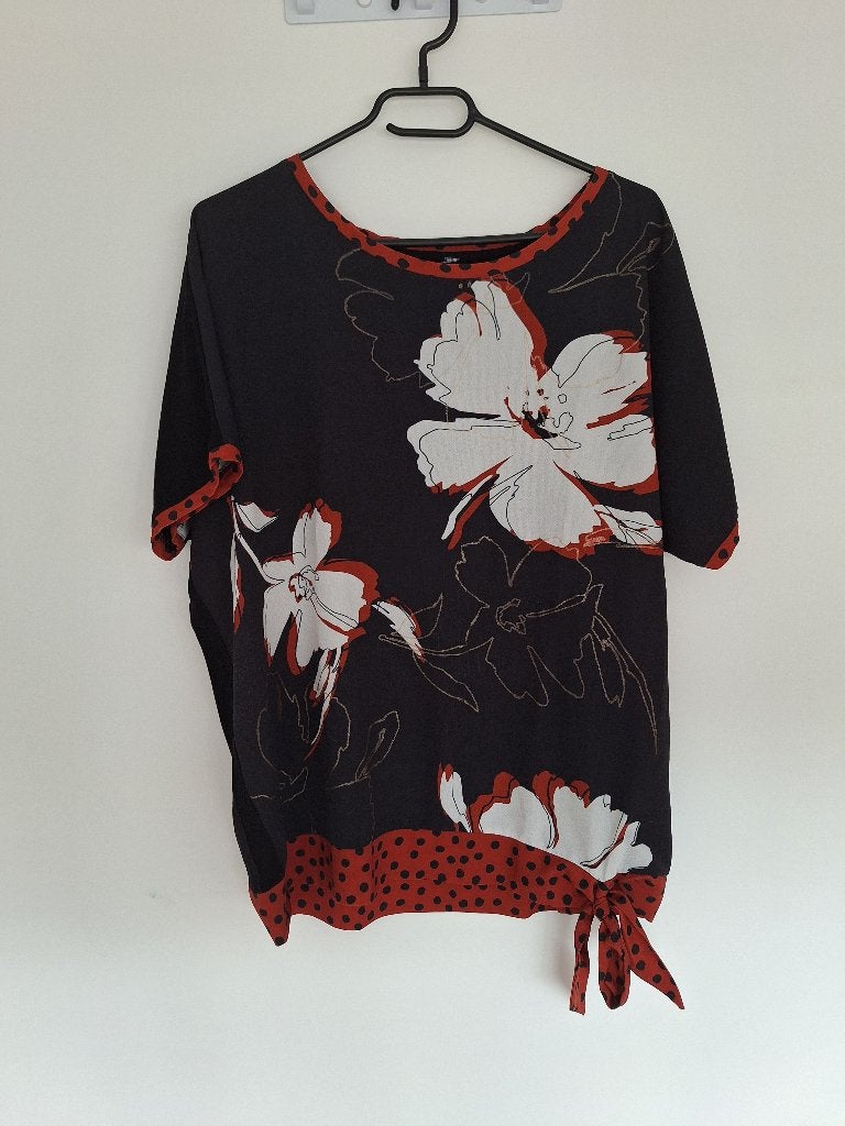 Zomershirt met bloemen maat 38, Maat 38/40 (M), Zwart, Ophalen of Verzenden, Zo goed als nieuw