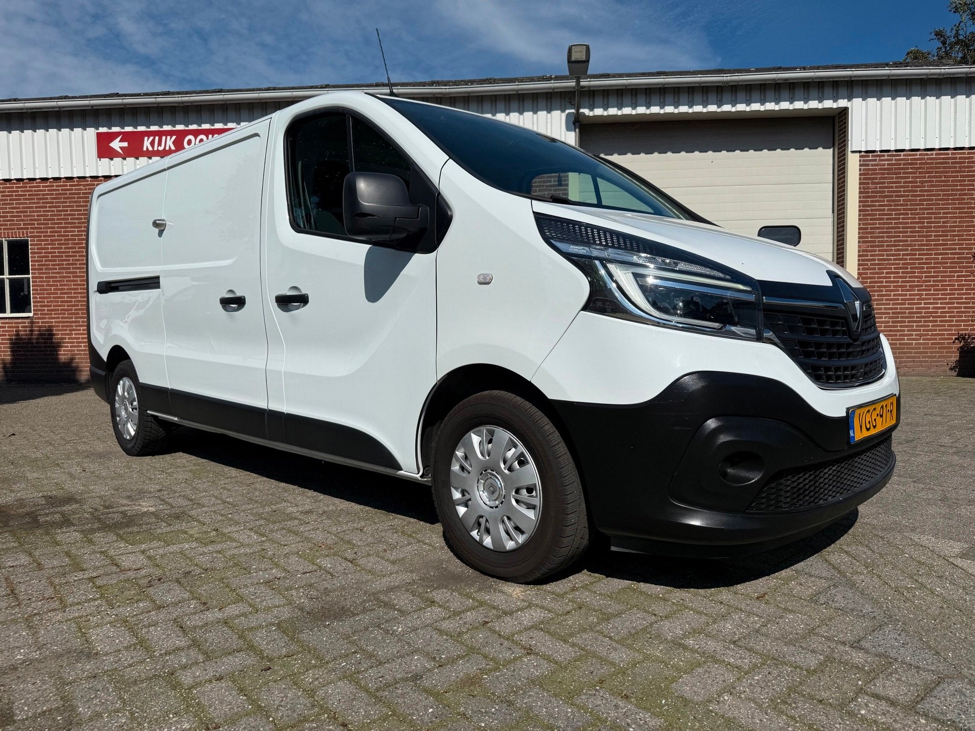 Renault Trafic 2.0 dCi 145PK T29 L2 navi airco cruise automa, Gebruikt, Euro 6, Renault, 1650 kg