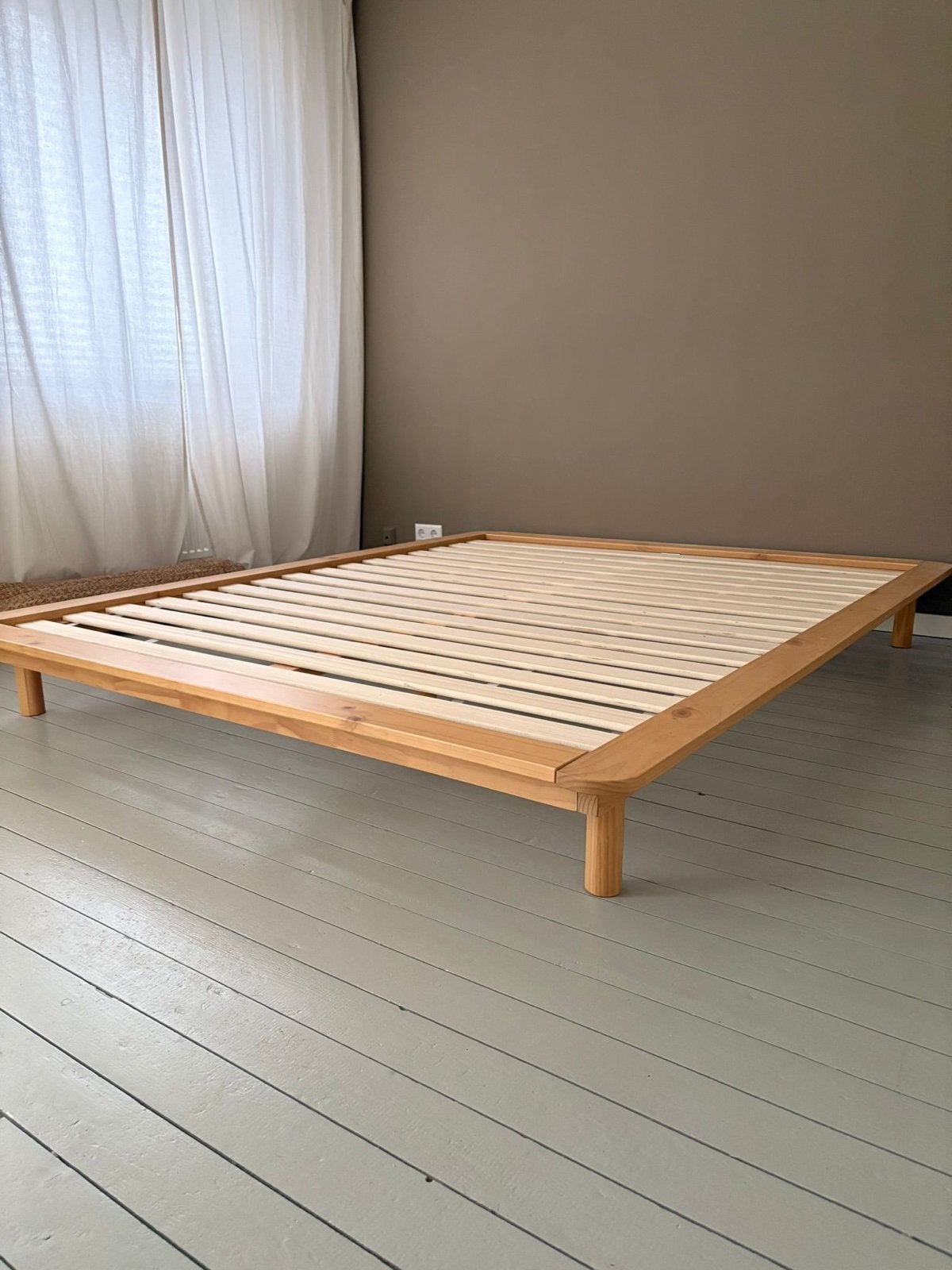Kave Home houten bedframe met lattenbodem - 160x200 cm, Huis en Inrichting, Slaapkamer | Bedden, Ophalen, Gebruikt, Overige kleuren