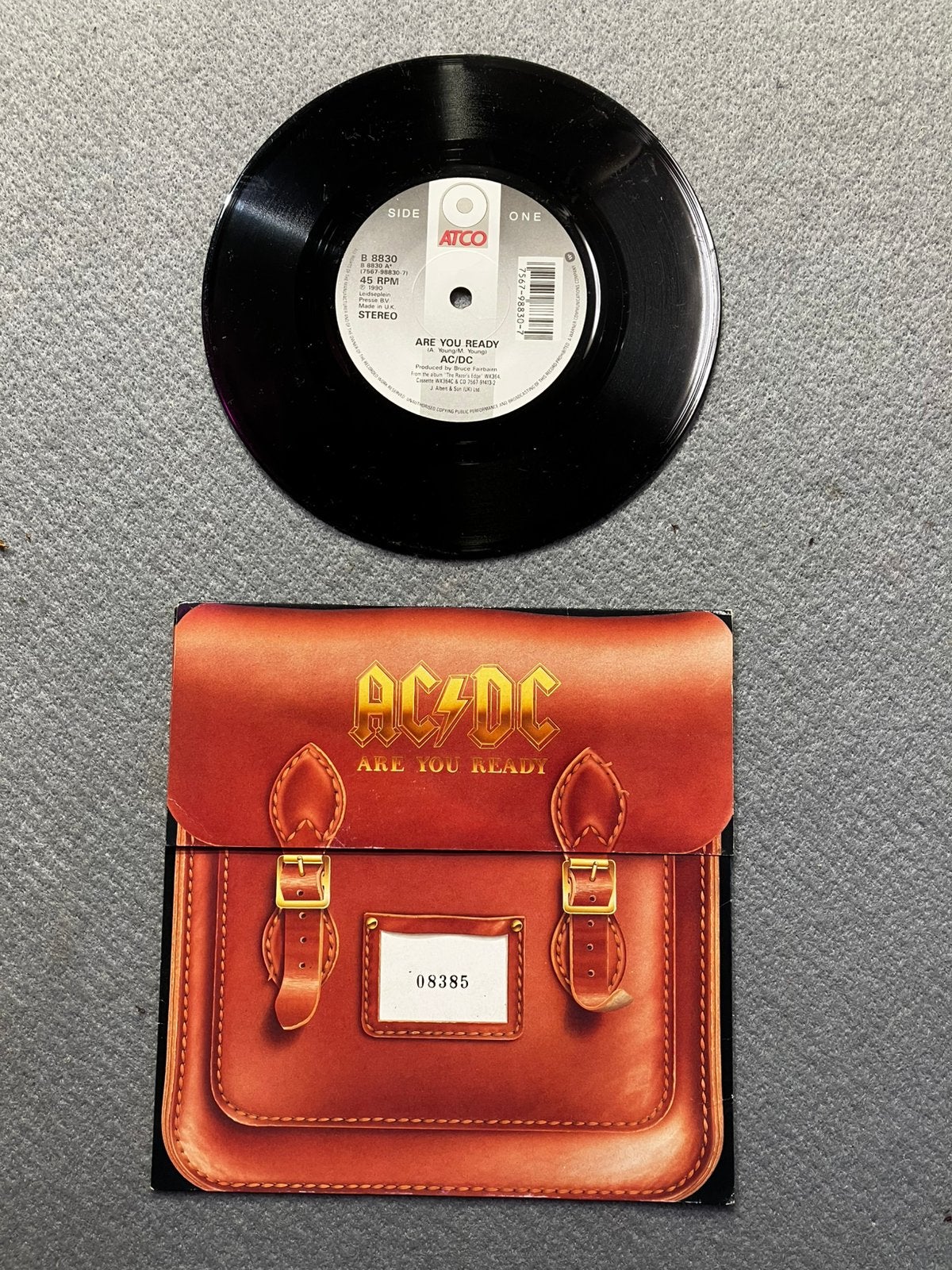 AC/DC singel in schooltas klaphoes limited edition, Ophalen of Verzenden, Limited edition, Nieuw in verpakking, Rock en Metal