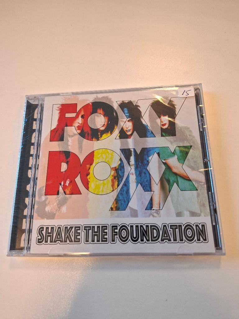 CD - FOXY ROXX - SHAKE THE FOUNDATION - SS - 2025 HAIRMETAL, Verzenden, Nieuw in verpakking