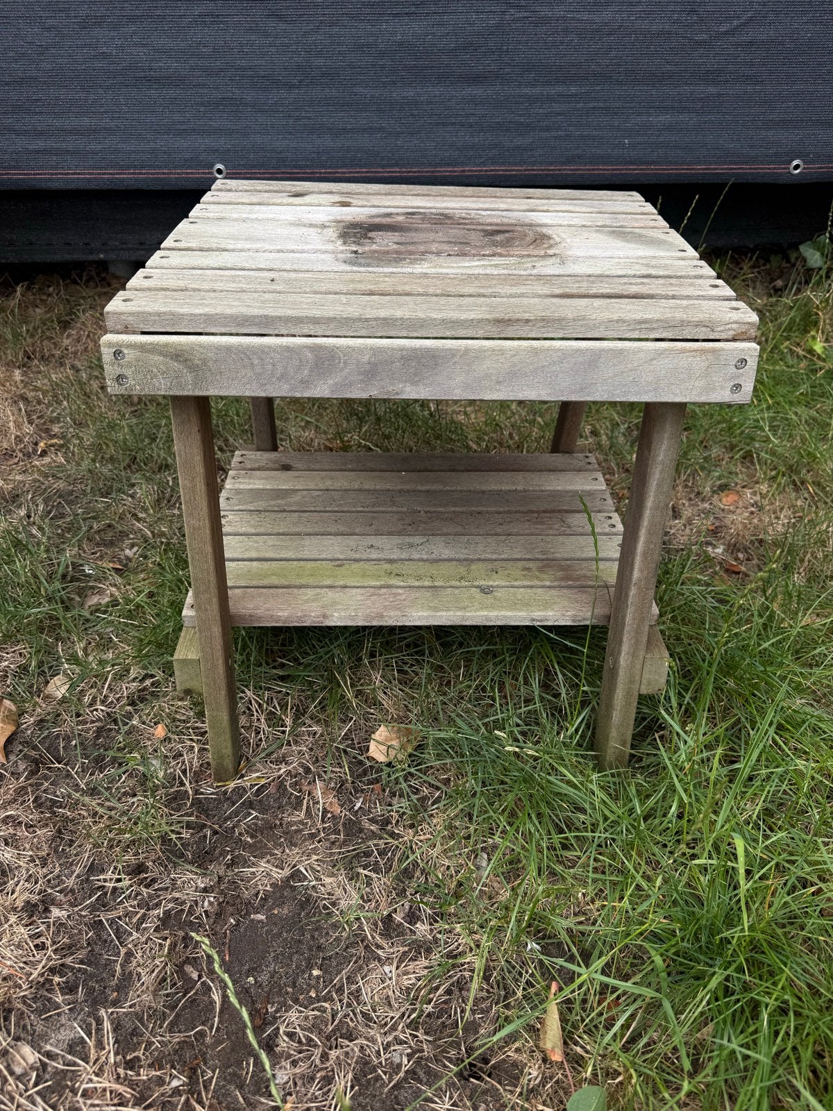 Gratis tuin bijzettafel - opknapper, Tuin en Terras, Ophalen, Gebruikt, Vierkant, Hout