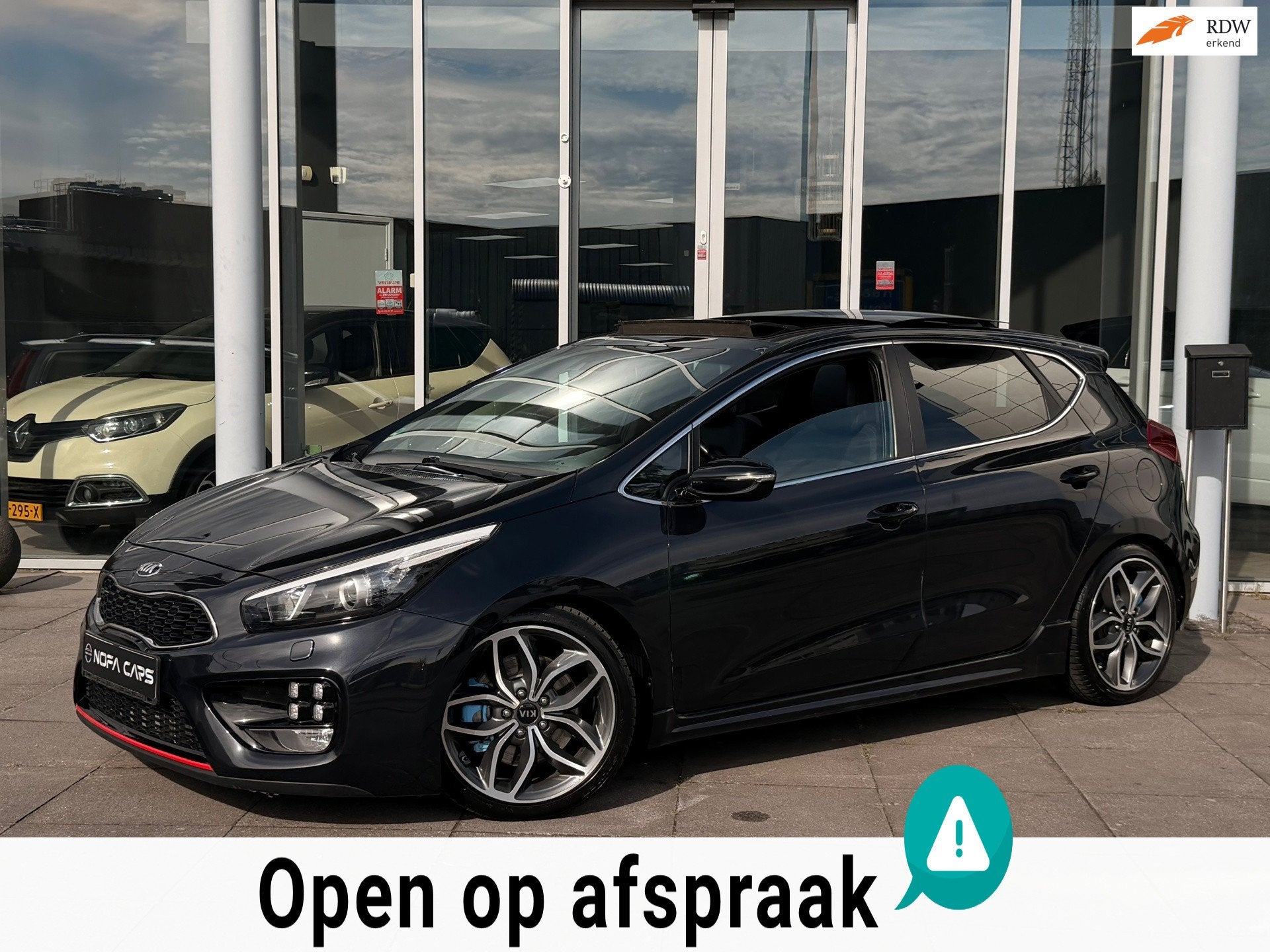 Kia Cee'd 1.6 T-GDI GT-Track|Pano|Camera|Xenon, Auto's, 4 cilinders, Met garantie (alle), Zwart, Bedrijf
