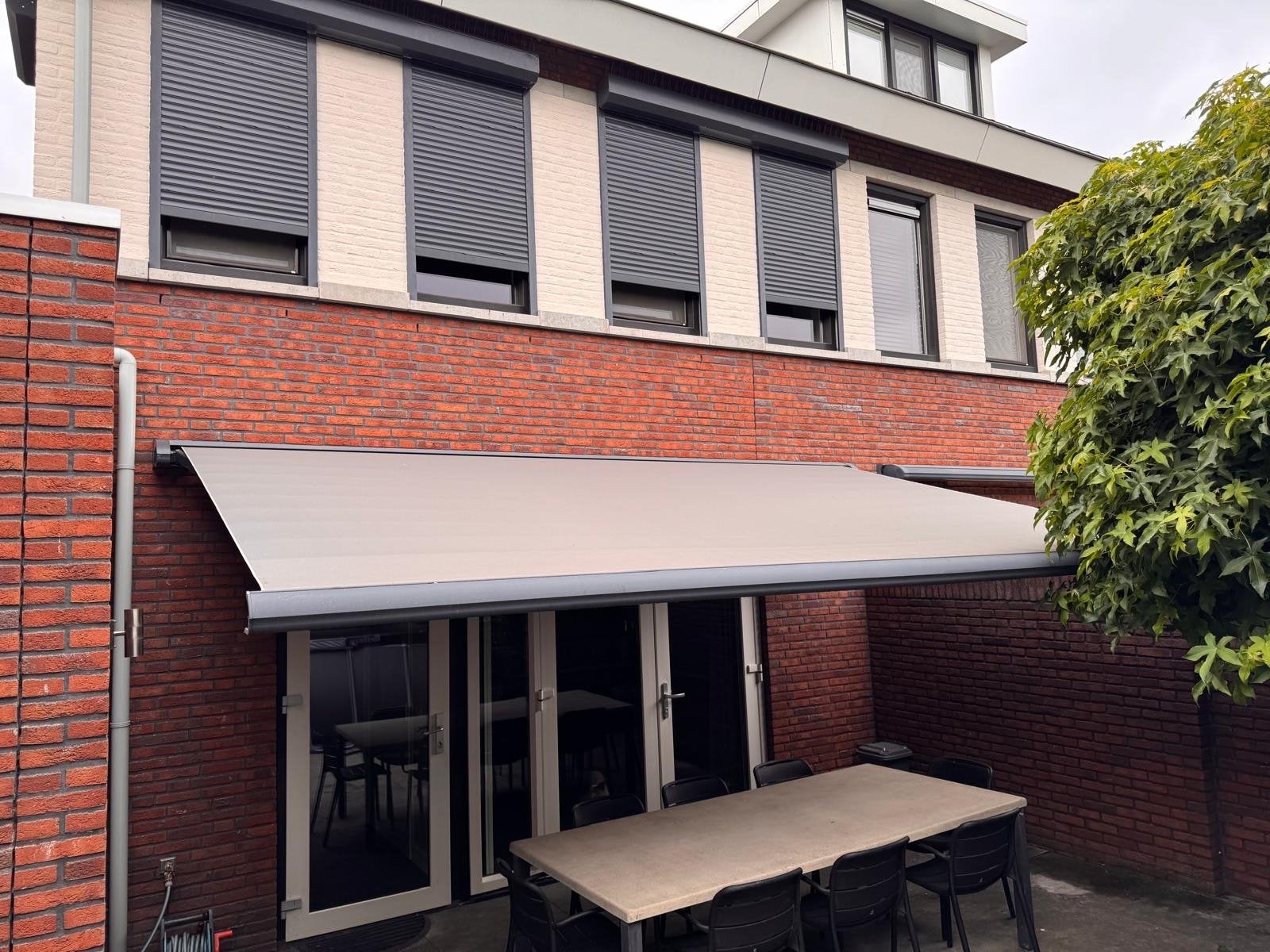 Dessol Elektrisch Knikarmscherm 500x300cm Antraciet, Tuin en Terras, Zonneschermen, Ophalen, Gebruikt, 450 cm of meer, Elektrisch