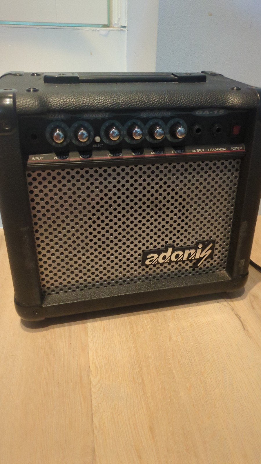 Adonis GA-15 Gitaarversterker - Compact en Krachtig, Ophalen of Verzenden
