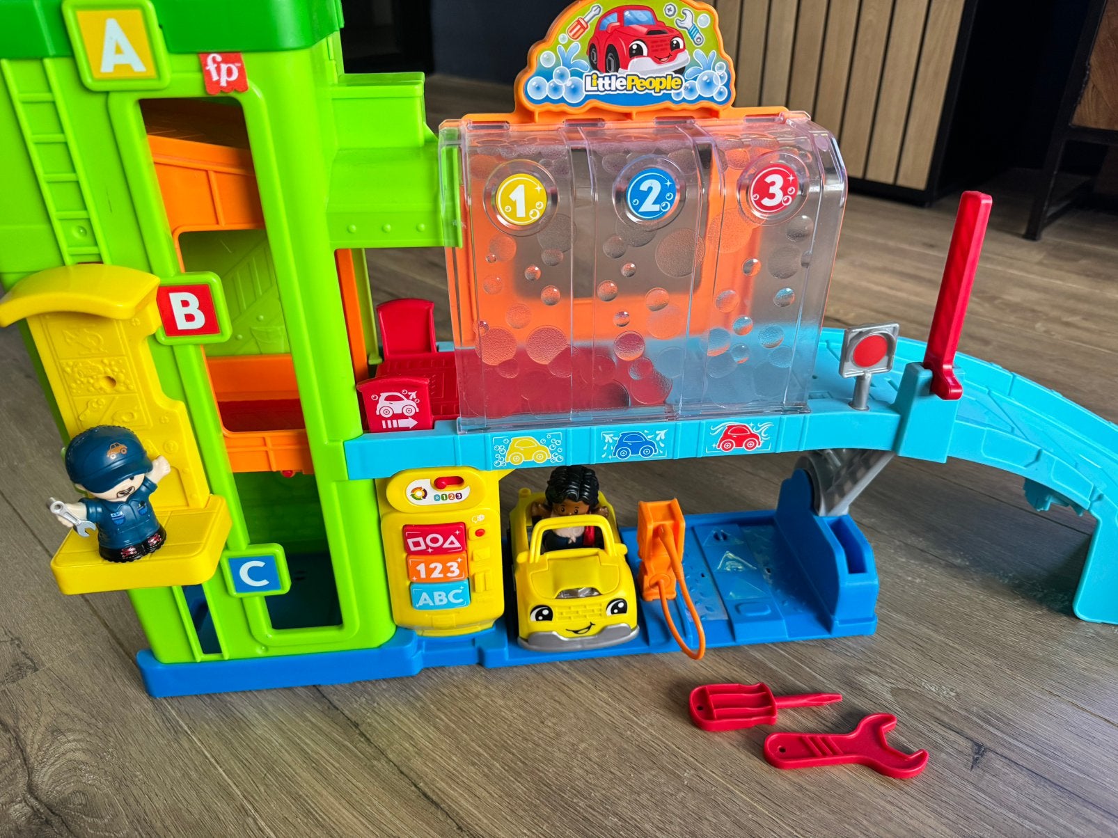Fisher Price Little People leer garage wasstraat, Ophalen of Verzenden, Zo goed als nieuw, Speelset, Met geluid