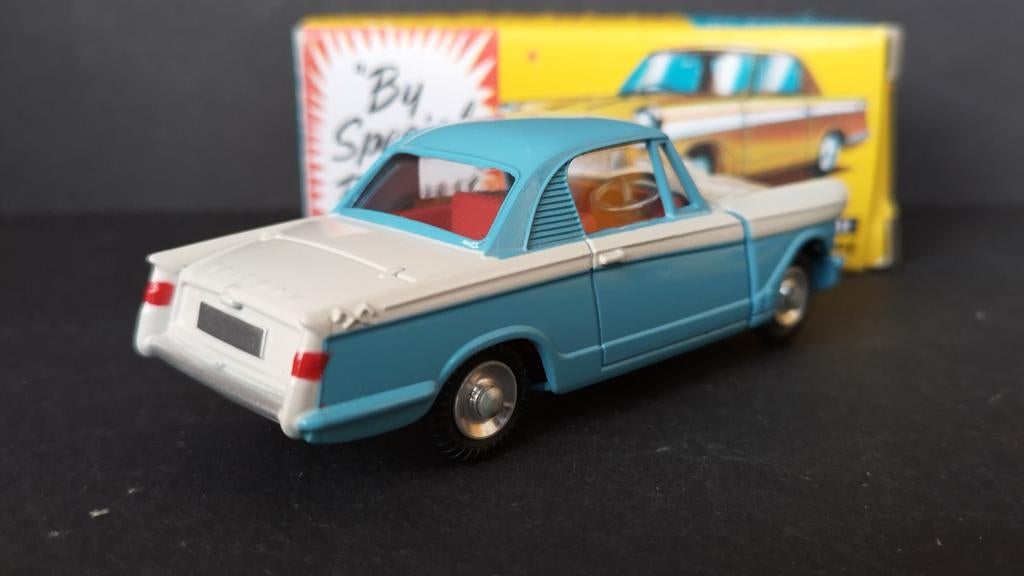 Triumph Herald Coupe 1:43 Corgi Toys Re-edition Pol, Auto, Corgi, Nieuw, Ophalen of Verzenden