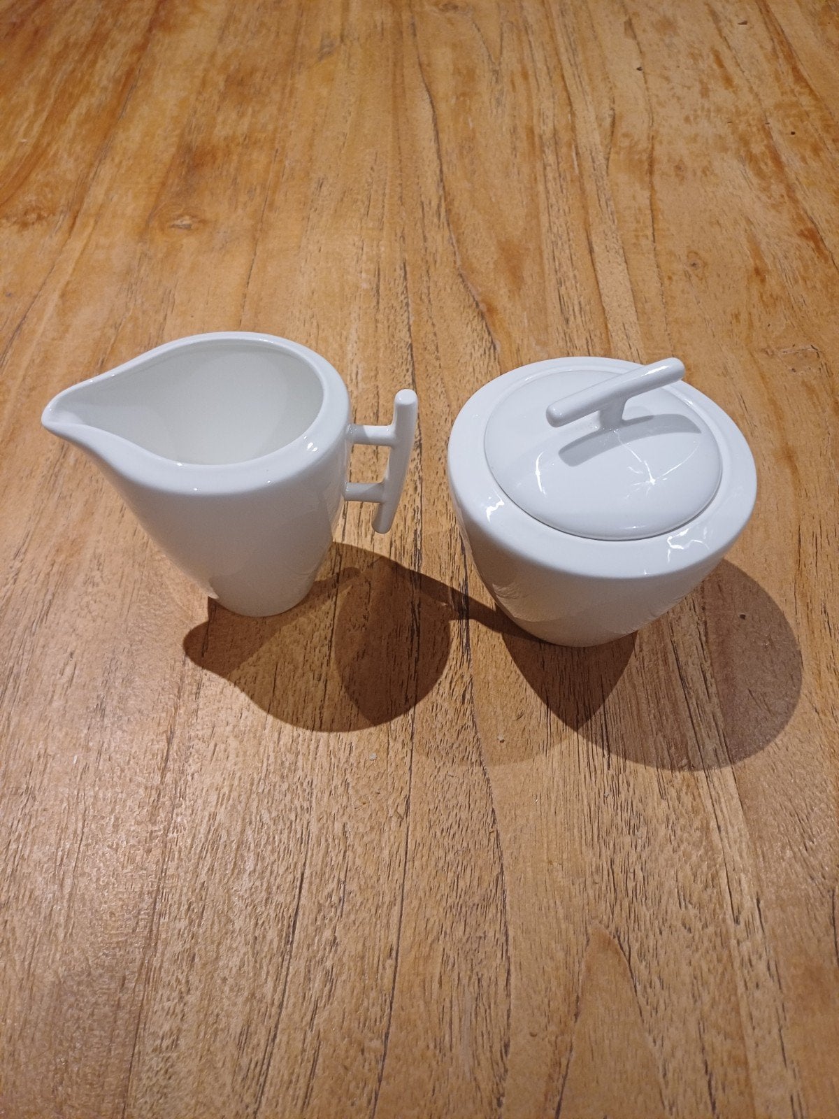Koffiestel Yong Squito melkkan suikerpot, Huis en Inrichting, Overige typen, Ophalen of Verzenden, Zo goed als nieuw, Overige stijlen