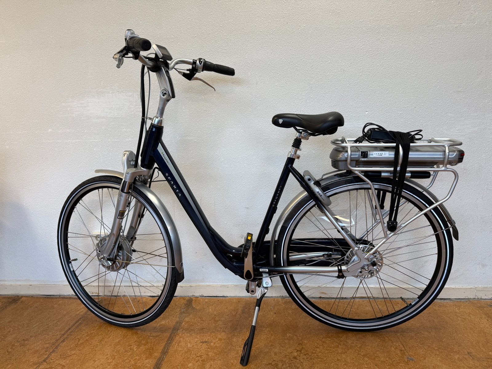 Foto 3 van Nette Sparta  Elegance I elektrische fiets Z.g.a.n.