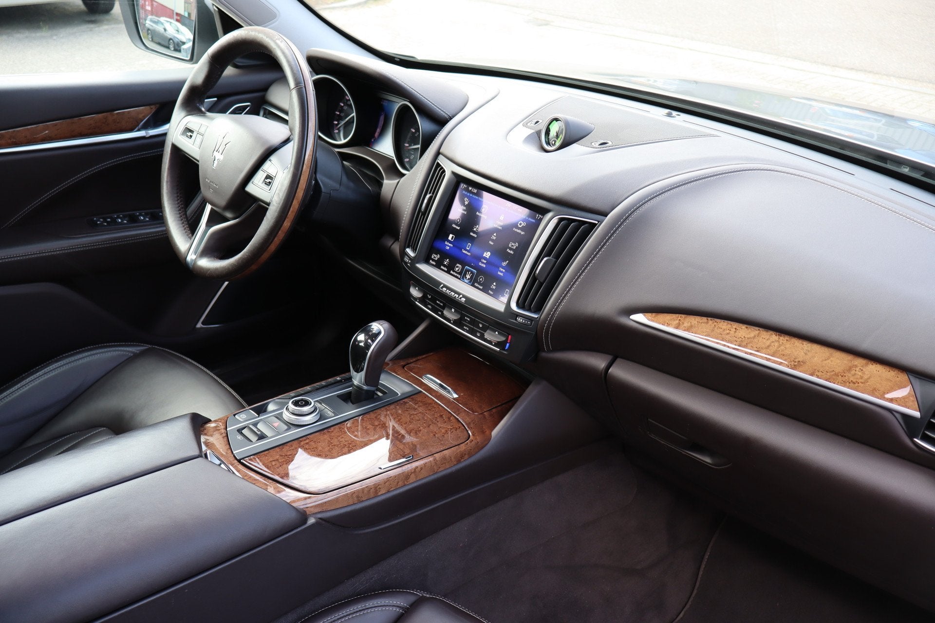 Maserati Levante 3.0 V6 S AWD Panoramadak/Nederlandse auto/A, Auto's, 12 maanden, 430 pk, Gebruikt, 138 €/maand