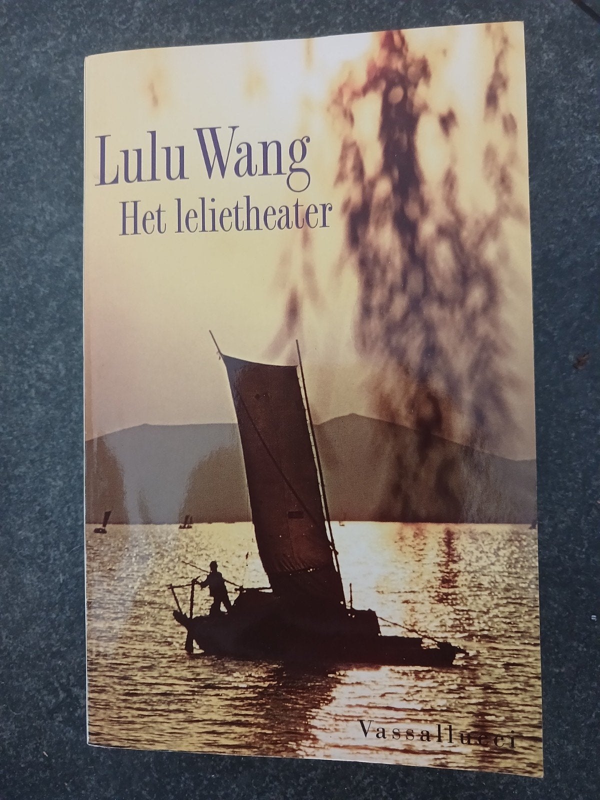 Het lelietheater, Boeken, Verzenden, Zo goed als nieuw, Lulu Wang