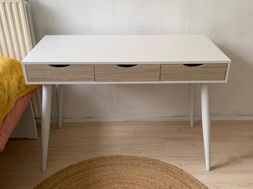 Bureau, Huis en Inrichting, Bureaus, Gebruikt, Schoolbureau, Overige merken, Scandinavisch, Spaanplaat of MDF, Wit, Met lades