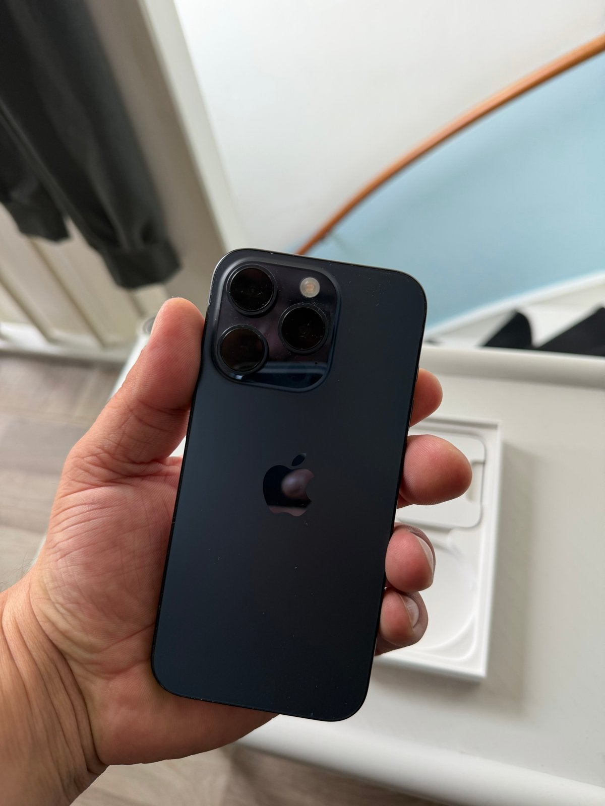 Foto 4 van iPhone 15 Pro - titanium blue