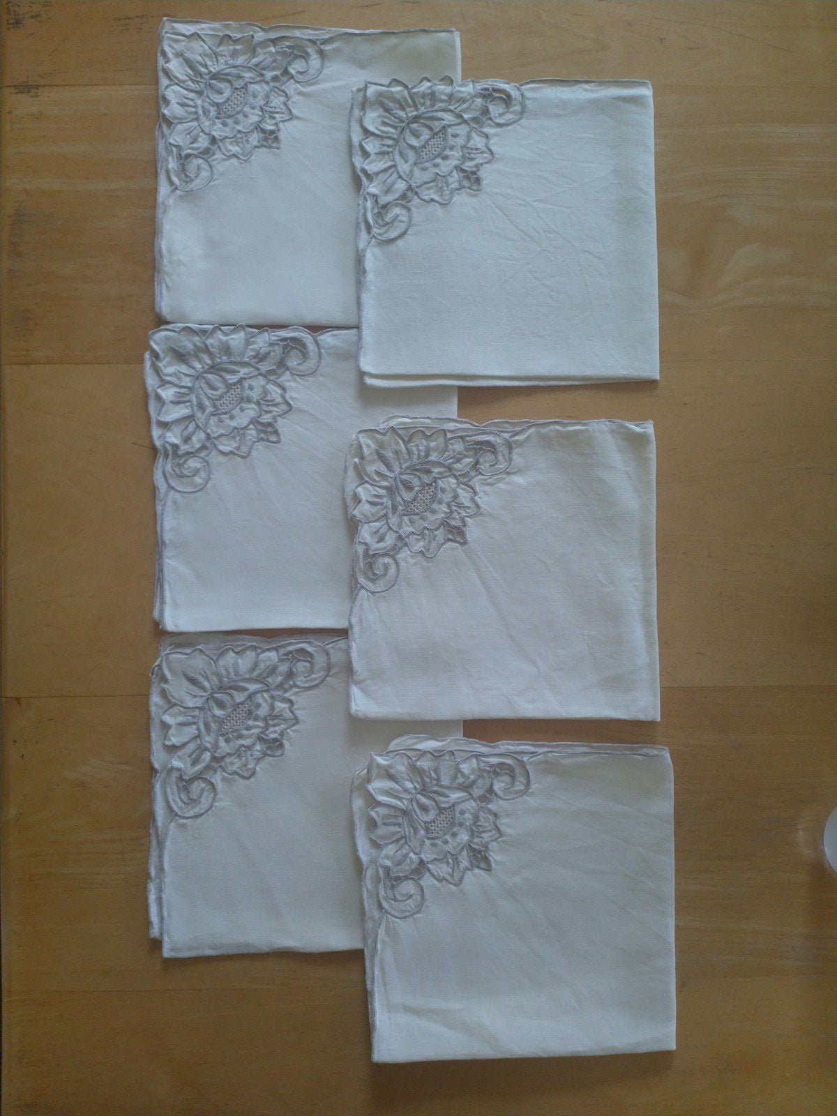Stoffen servetten 40 x 40 cm
6 stuks
kleur gebroken wit, Ophalen of Verzenden, Servet