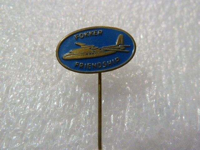 Fokker Friendship Vliegtuig Speldje - Vintage Pin, Ophalen of Verzenden, Gebruikt, Transport, Speldje of Pin