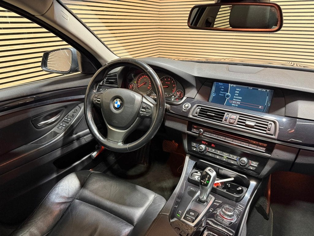BMW 5-serie Touring 523i High Executive | Pano | Leder | Aut, Auto's, BMW, Euro 5, Achterwielaandrijving, Gebruikt, Zwart