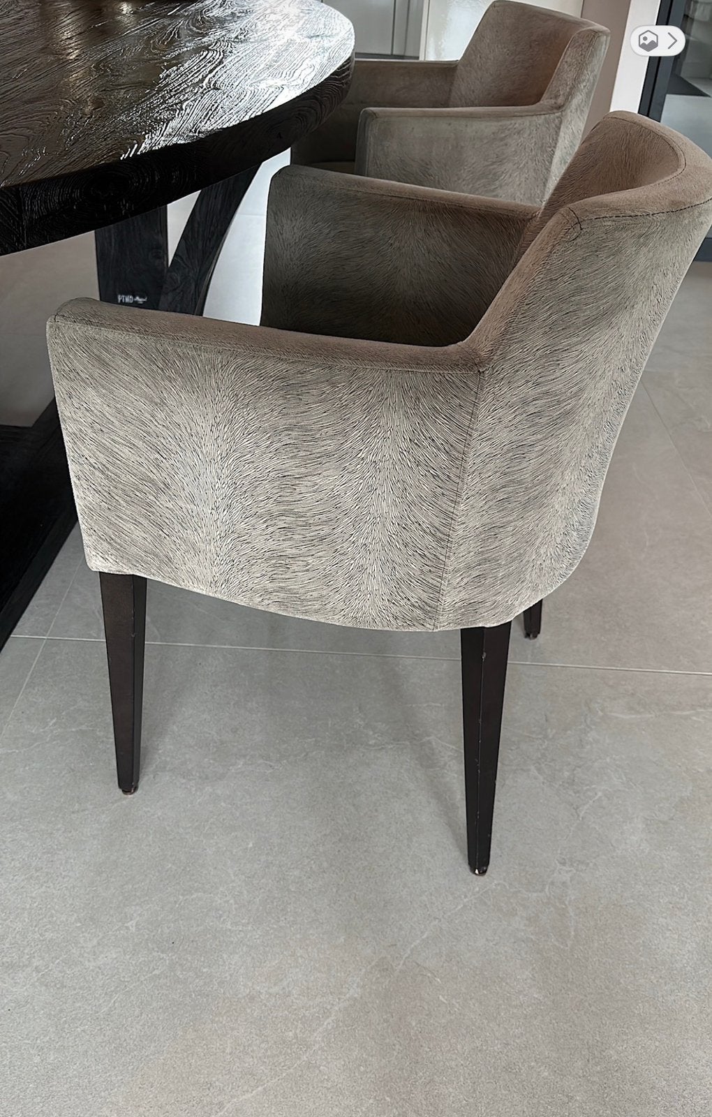 Eetkamerstoelen 4 keer in de kleur taupe, Ophalen, Gebruikt, Rond, 50 tot 100 cm