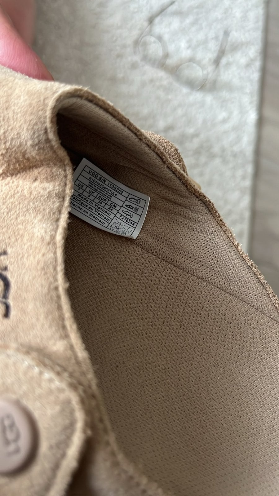 Originele UGG pantoffels/muiltjes maat 38 - 1x gedragen, Ophalen of Verzenden, Zo goed als nieuw, Beige, Pantoffels of Sloffen