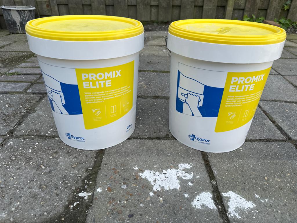 Twee nieuwe emmers Promix Elite stucpasta, Ophalen, Nieuw