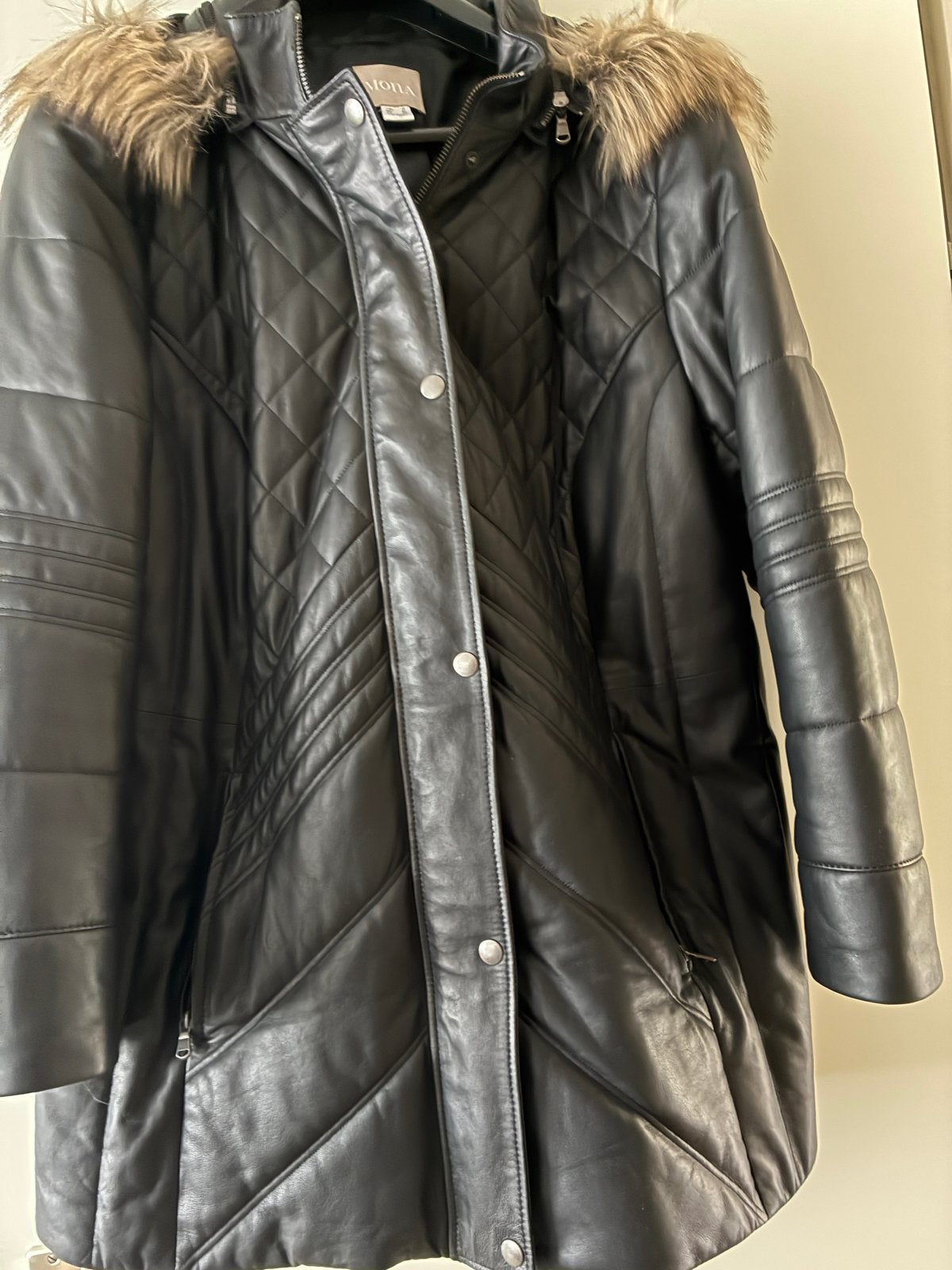 Mona Zwarte Gewatteerde Leren Jas met Bontkraag, Ophalen, Zo goed als nieuw, Maat 46/48 (XL) of groter, Zwart