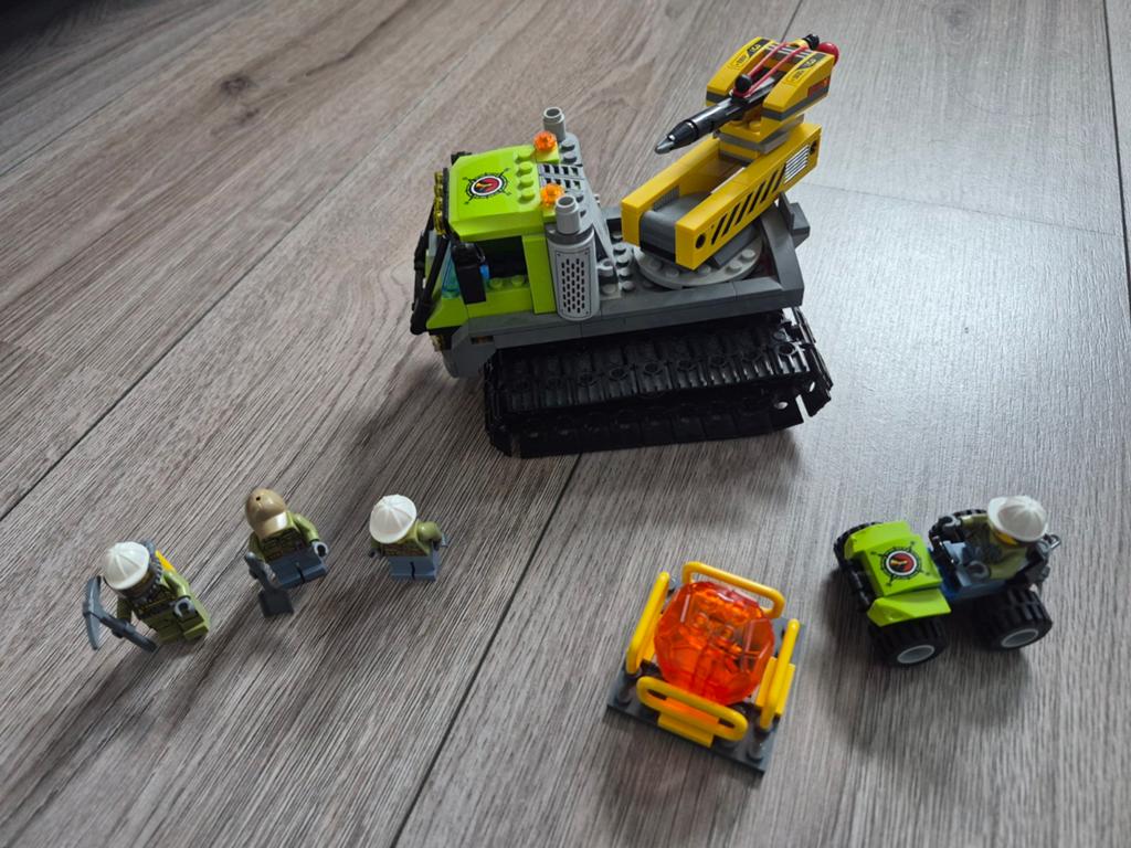 Lego City 60122 Vulkaanrupsvoertuig met 3 minifiguren, Ophalen, Compleet, City, Lego