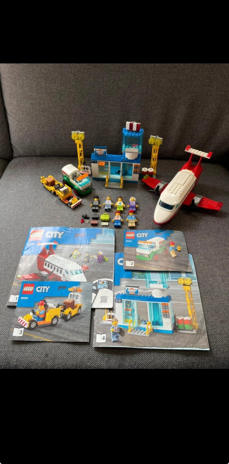 Lego city set 60261 City Central Airport, Lego, Ophalen of Verzenden, Inclusief accessoires, Complete set