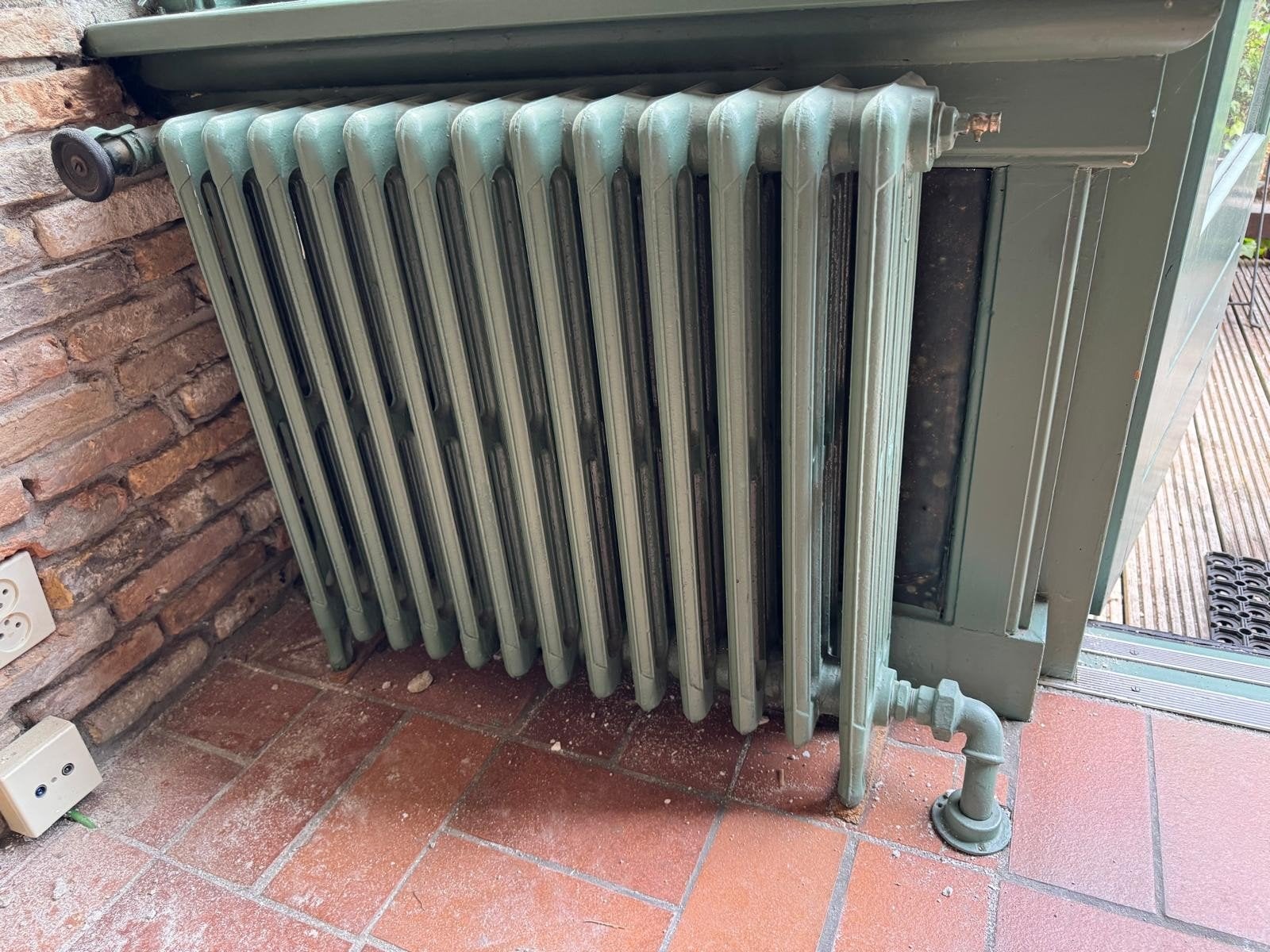 Vintage gietijzeren radiator, groen, Doe-het-zelf en Verbouw, Verwarming en Radiatoren, Ophalen, 30 tot 80 cm, Gebruikt, Radiator
