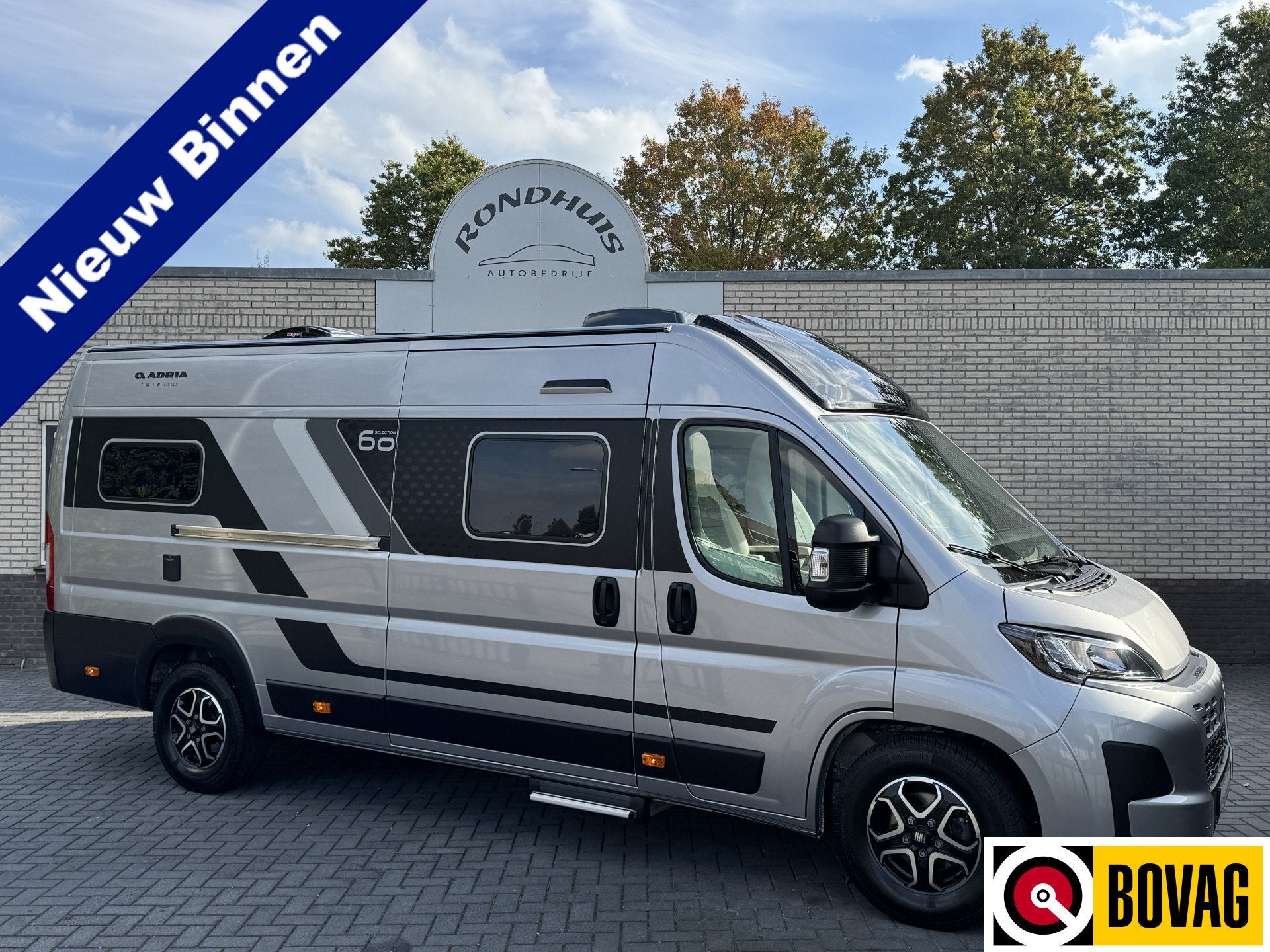 Adria Twin 640 SGX 60 Years Edition 140 pk AUTOMAAT 8-Traps, Automaat, Airbags, Buscamper of Camperbus, Ringverwarming