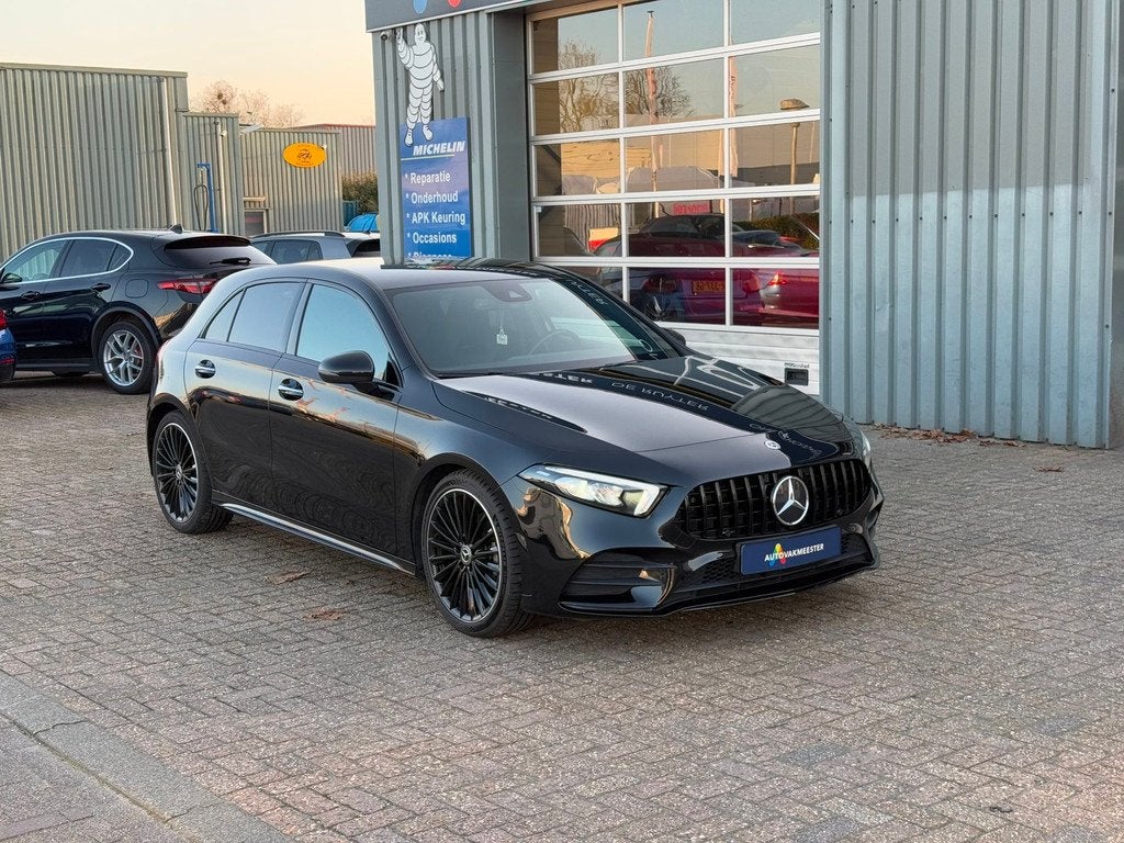 Mercedes-Benz A-klasse 180 d AMG | Widescreen | Camera | Sfe, Auto's, 745 kg, Gebruikt, 4 cilinders, 116 pk